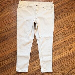 Maurices Women's Light Cream Skinny Jeans
